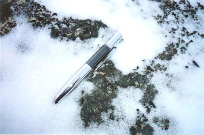 Dark Matter Black Titanium Nitride & Chrome Infinium Space Pen, Blue Ink-3